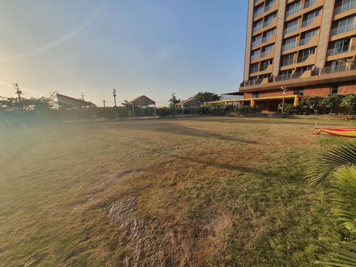 سورات Weekend Address Managed By P.C Homes المظهر الخارجي الصورة